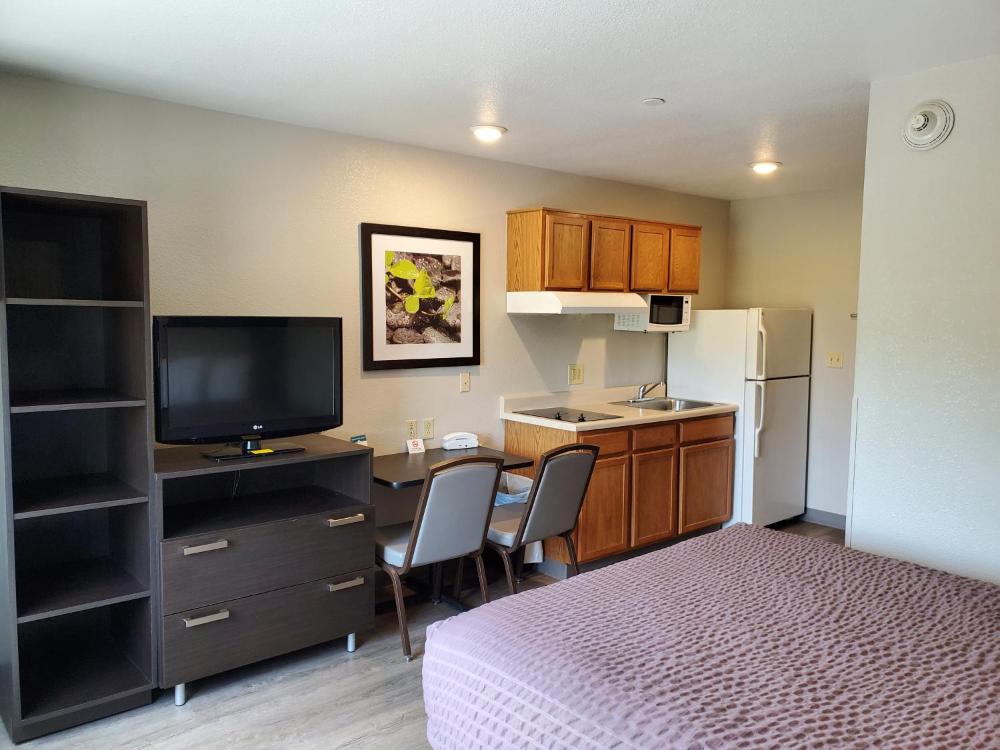 Double Room with Two Double Beds - Non-Smoking interior